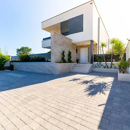 Villa Adina *