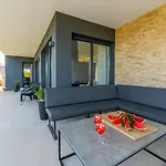 Adina Villa